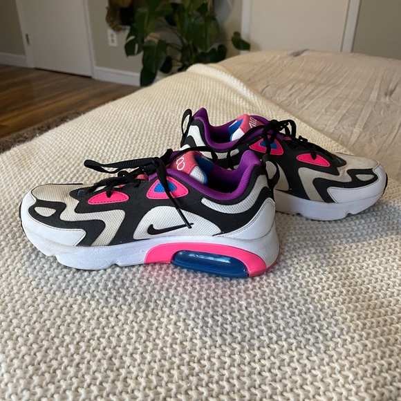 NIKE Air Max 200 - Picture 9 of 10